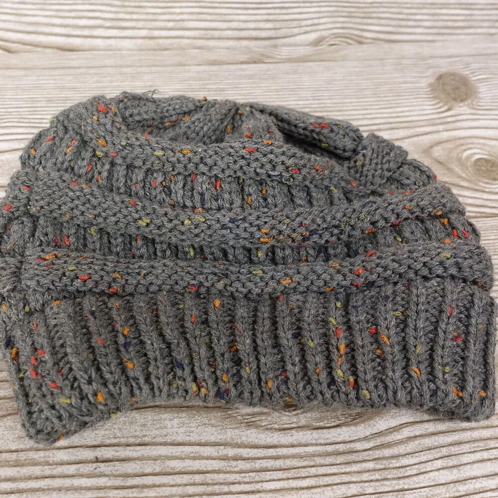 C.C. EXCLUSIVES 100% ACRYLIC GREY WINTER‎ HAT CAP BEANIE WOMENS